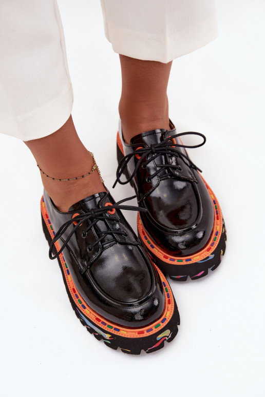 Scarpe in pelle nere con effetto verniciato Artiker 57C0176