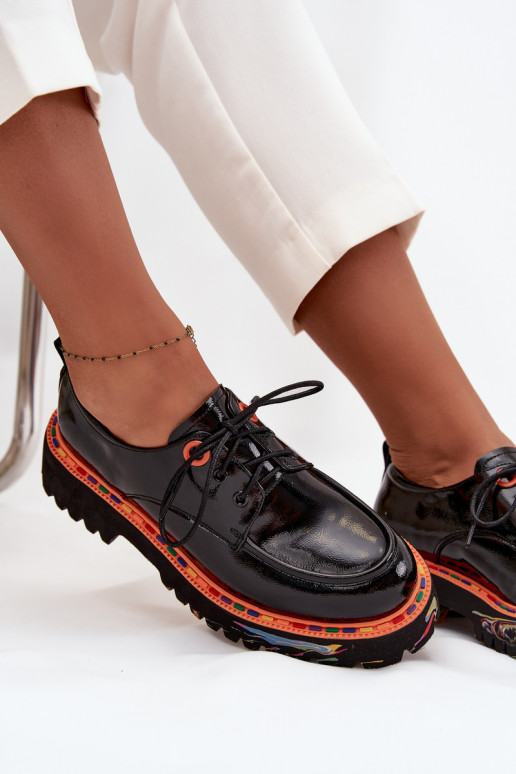 Scarpe in pelle nere con effetto verniciato Artiker 57C0176