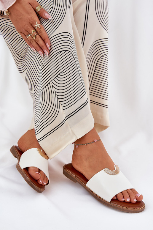 Pantofole da donna in ecopelle con dettagli decorativi bianche Mevith