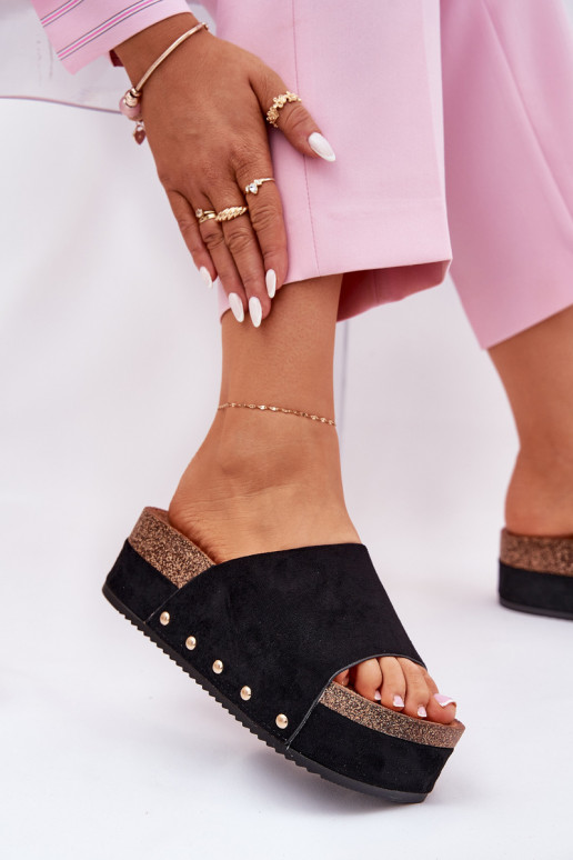 Pantofole da donna con piattaforma in ecopelle scamosciata nera Vinnibe