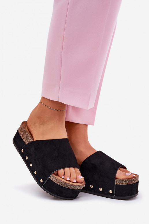 Pantofole da donna con piattaforma in ecopelle scamosciata nera Vinnibe