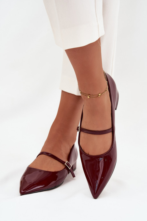 Ballerine verniciate su un tacco delicato con cinturini bordeaux Isvella
