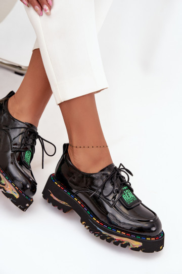 Scarpe da donna con effetto verniciato Artiker 57C0172 nere