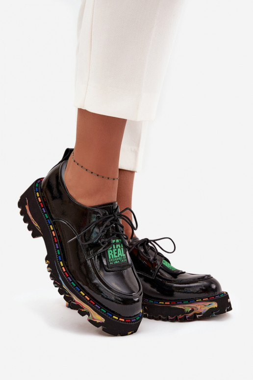 Scarpe da donna con effetto verniciato Artiker 57C0172 nere