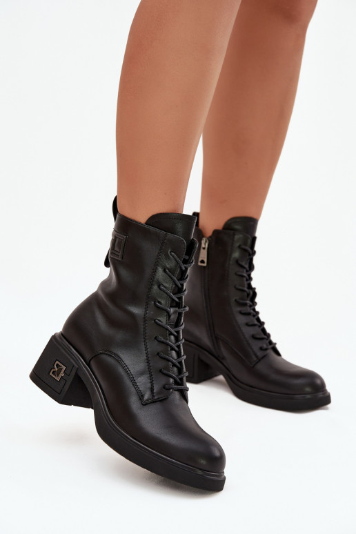 Stivaletti da donna isolati in pelle naturale Vinceza 66819 neri