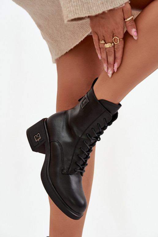 Stivaletti da donna isolati in pelle naturale Vinceza 66819 neri