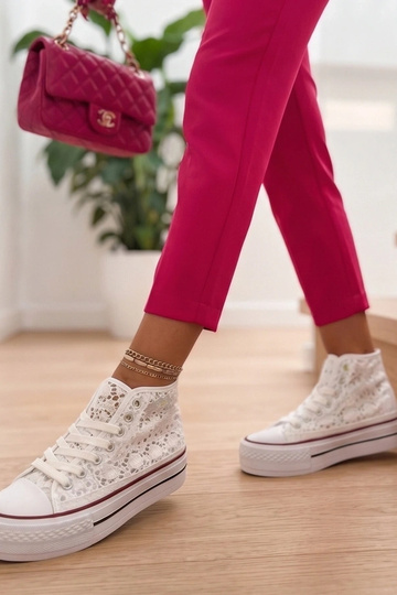 Sneakers bianchi perforati sopra la caviglia Piper