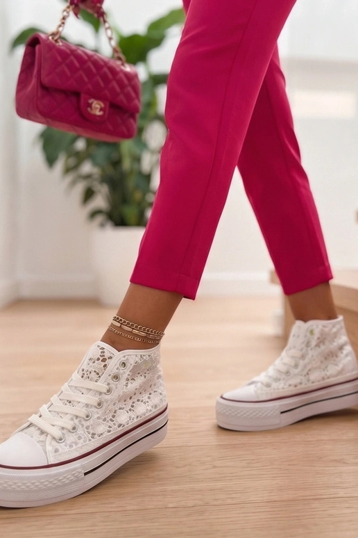 Sneakers bianchi perforati sopra la caviglia Piper