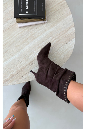 Stivaletti arricciati con tacchi sottili color cioccolato Herella 2