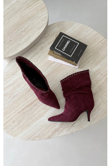 Stivaletti arricciati con tacchi sottili color bordeaux Herella