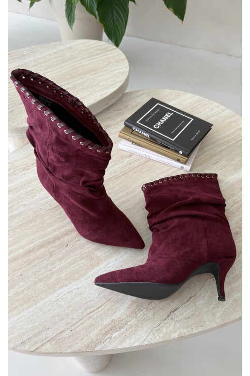 Stivaletti arricciati con tacchi sottili color bordeaux Herella
