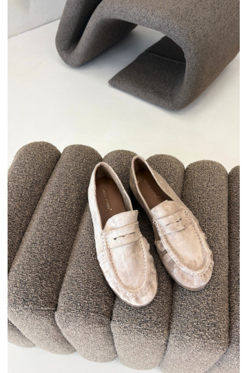 Mocassini da donna con rouches in suede sintetico color sabbia Sabley