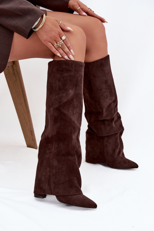 Stivali alti da donna foderati con inserti e tacchi in ecopelle scamosciata color cioccolato Elivira