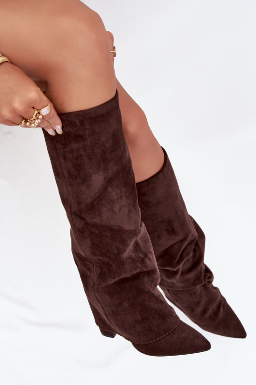 Stivali alti da donna foderati con inserti e tacchi in ecopelle scamosciata color cioccolato Elivira