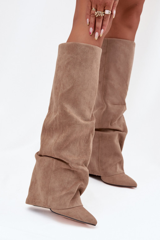 Stivali alti da donna foderati con inserti e tacchi in ecopelle scamosciata color sabbia Elivira