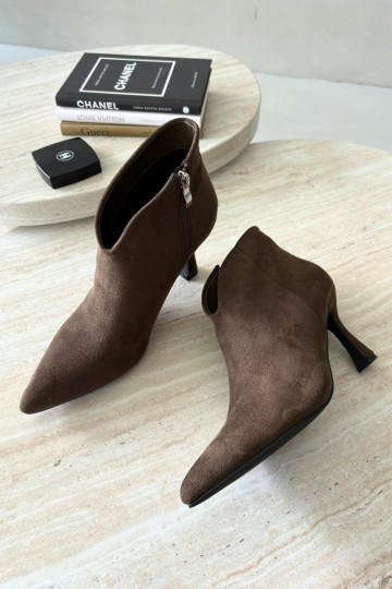 Stivaletti da donna con tacco sottile e punta affusolata in colore khaki Bessia
