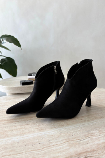 Stivaletti da donna con tacco sottile e punta affusolata in colore nero Bessia 2