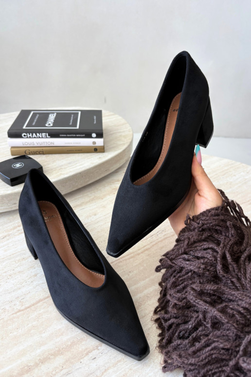 Scarpe con punta affusolata e tacchi quadrati in colore nero Lavisa
