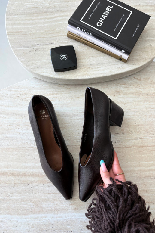 Scarpe con punta affusolata e tacchi quadrati in ecopelle color marrone scuro Lavisa