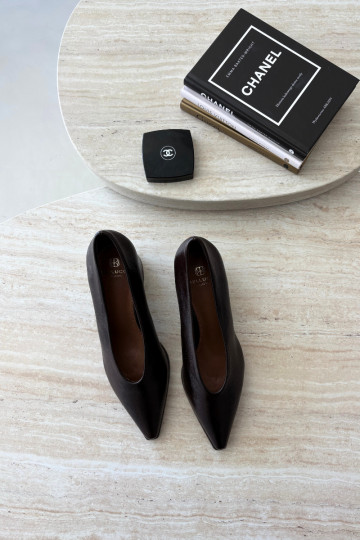 Scarpe con punta affusolata e tacchi quadrati in ecopelle color marrone scuro Lavisa 2