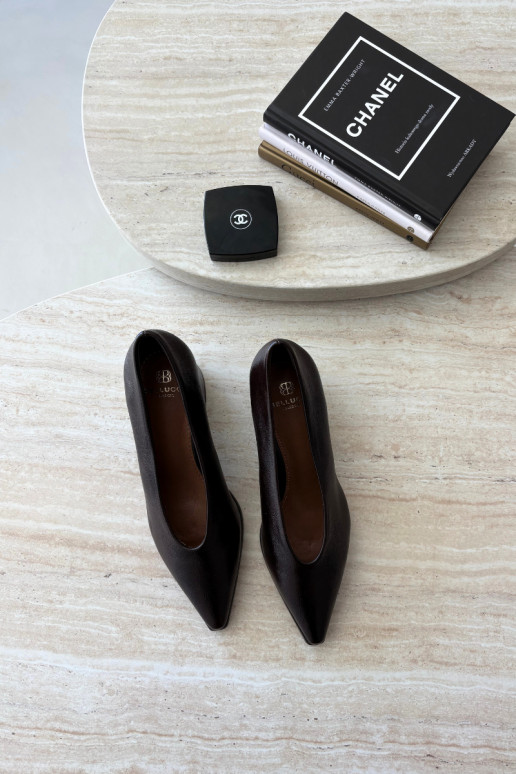Scarpe con punta affusolata e tacchi quadrati in ecopelle color marrone scuro Lavisa