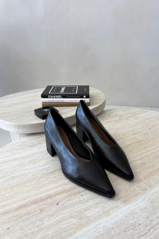 Scarpe con punta affusolata e tacchi quadrati in ecopelle color nero Lavisa
