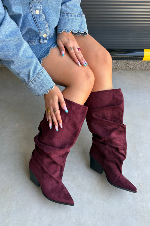 Stivali da donna sopra il ginocchio con parte superiore curva e tacchi in camoscio di colore bordeaux Durela
