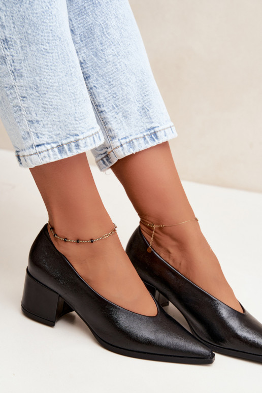 Scarpe con punta affusolata e tacchi quadrati in ecopelle color nero Lavisa