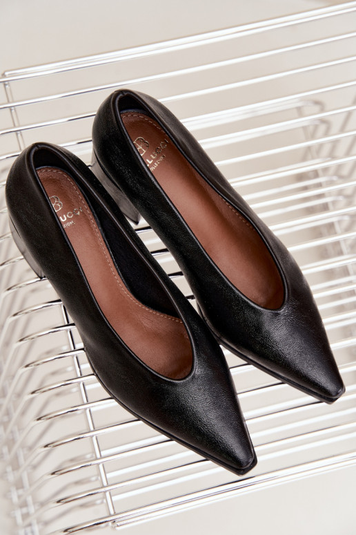 Scarpe con punta affusolata e tacchi quadrati in ecopelle color nero Lavisa