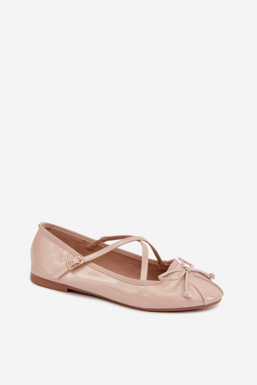 Ballerine beige in vernice con nastri Kokardką