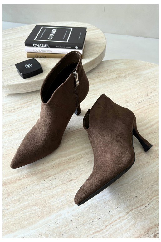 Stivaletti da donna con tacco sottile e punta affusolata in colore khaki Bessia