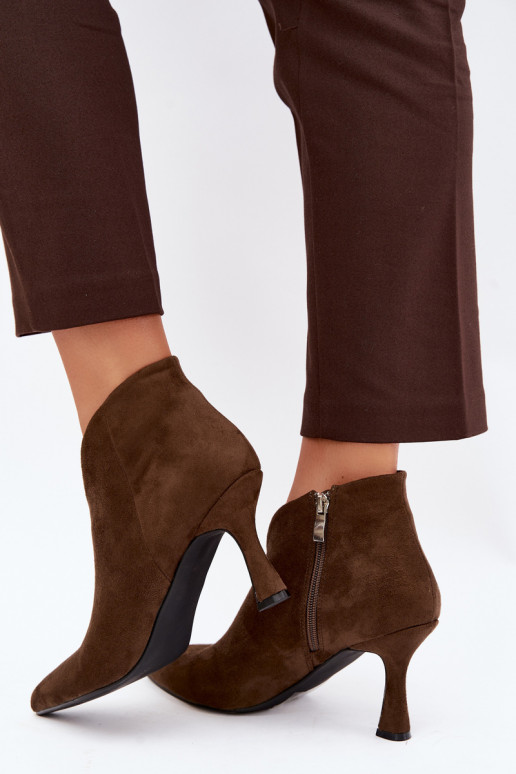 Stivaletti da donna con tacco sottile e punta affusolata in colore khaki Bessia