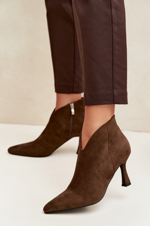 Stivaletti da donna con tacco sottile e punta affusolata in colore khaki Bessia