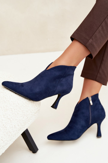 Stivaletti da donna con tacco sottile e punta affusolata in colore blu scuro Bessia