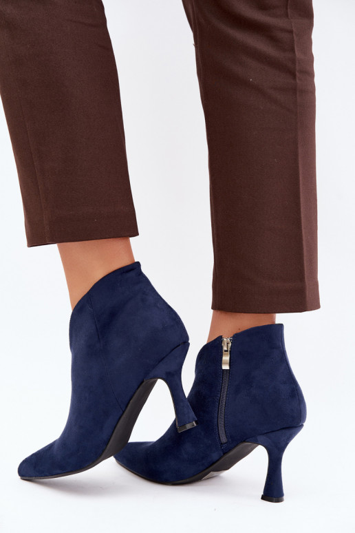 Stivaletti da donna con tacco sottile e punta affusolata in colore blu scuro Bessia