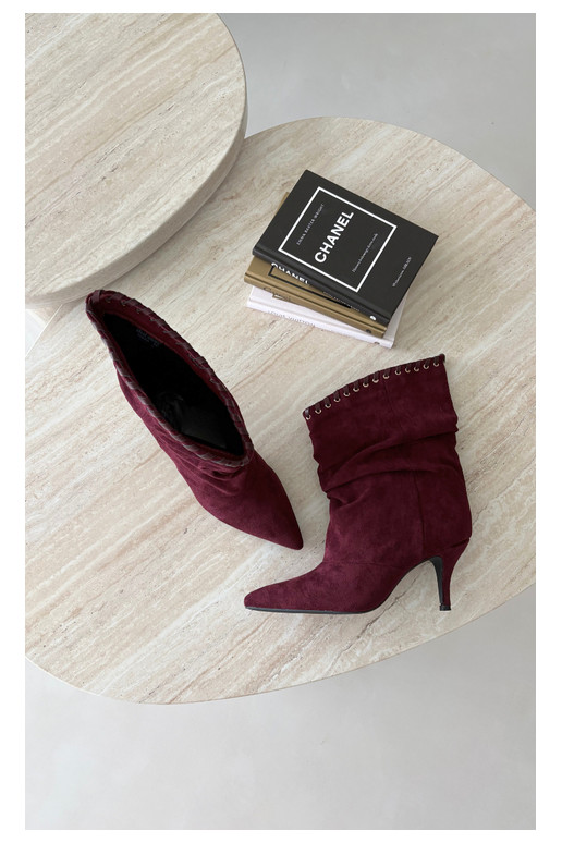 Stivaletti arricciati con tacchi sottili color bordeaux Herella