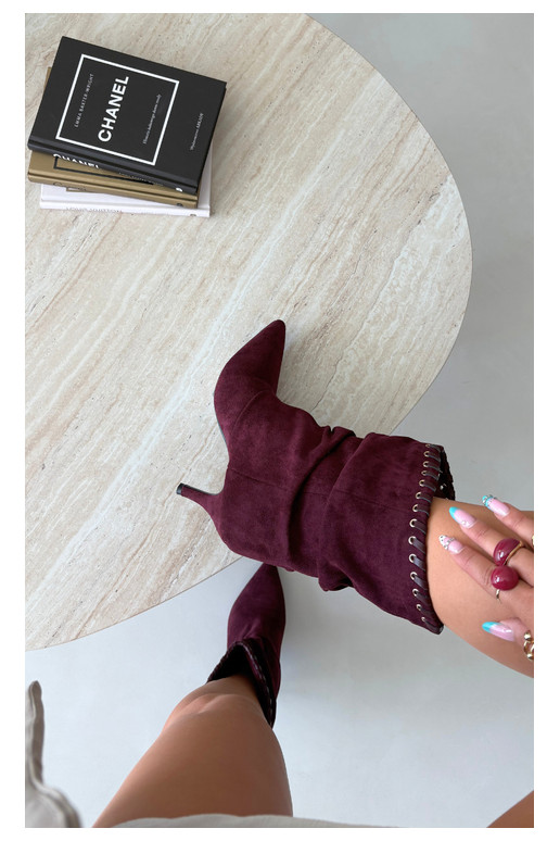 Stivaletti arricciati con tacchi sottili color bordeaux Herella