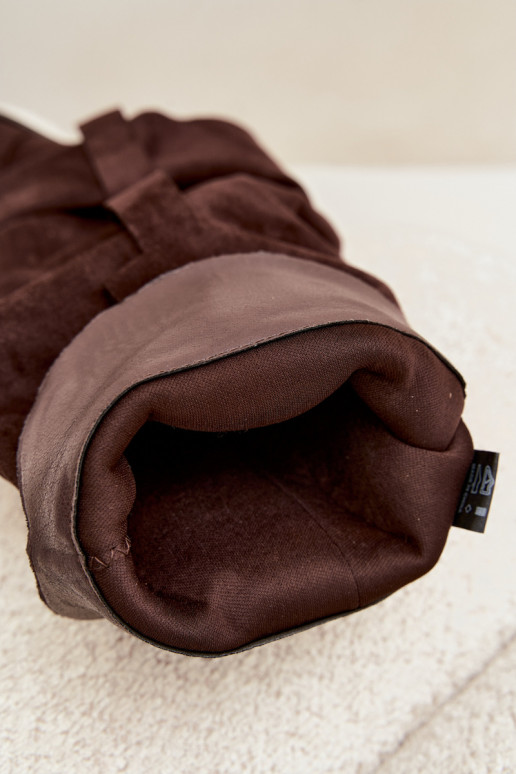 Stivali da donna sopra il ginocchio con tacchi, volant e fibbie in colore cioccolato Caster