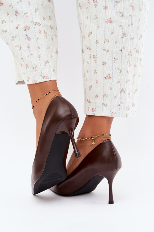 Scarpe con tacco classiche in pelle sintetica, cioccolato Nesha