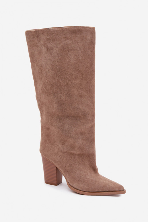 Stivali donna al ginocchio slip-on con tacco in suede sintetico color sabbia Carmina