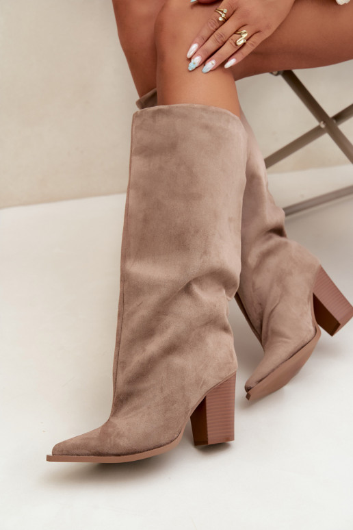 Stivali donna al ginocchio slip-on con tacco in suede sintetico color sabbia Carmina