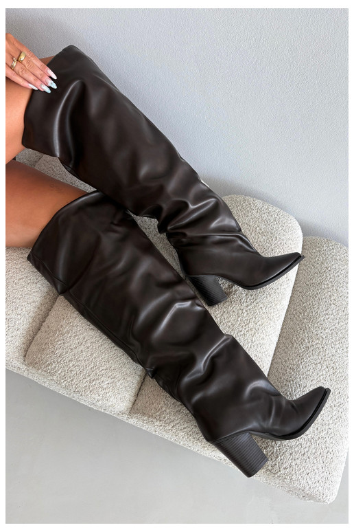 Stivali alti da donna con tacco in stile slip-on in ecopelle color cioccolato Anica