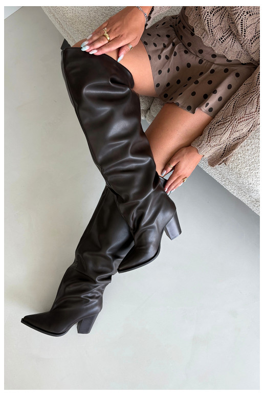 Stivali alti da donna con tacco in stile slip-on in ecopelle color cioccolato Anica