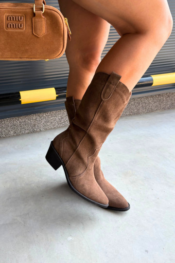 Stivali alti in stile cowboy in suede naturale con isolamento e tacco in colore marrone Radley