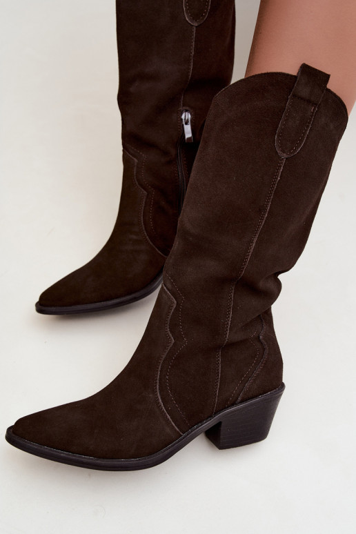 Stivali alti in stile cowboy in suede naturale con isolamento e tacco in colore cioccolato Radley