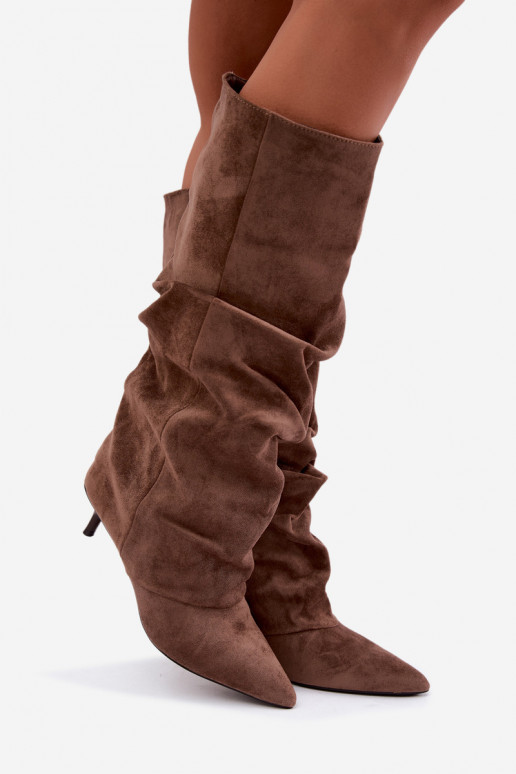 Stivali khaki stropicciati al ginocchio con tacco kitten in suede LoĮen