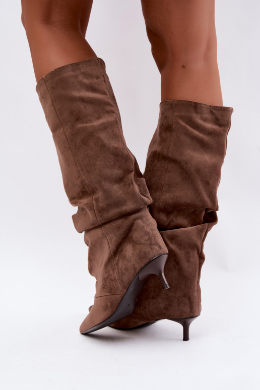 Stivali khaki stropicciati al ginocchio con tacco kitten in suede LoĮen