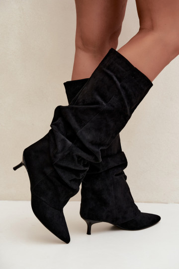 Stivali neri stropicciati al ginocchio con tacco kitten in suede LoĮen 2