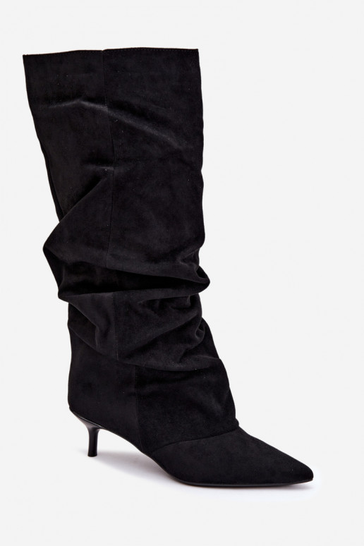 Stivali neri stropicciati al ginocchio con tacco kitten in suede LoĮen