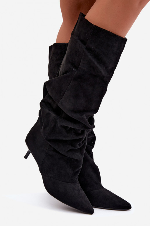 Stivali neri stropicciati al ginocchio con tacco kitten in suede LoĮen